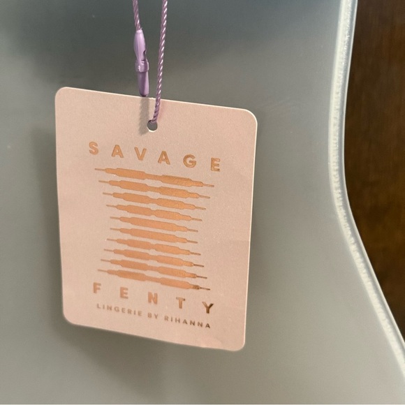 NWT Savage x Fenty 38F(DDD) Floral Lace Unlined Bra in Caviar Black - Picture 8 of 13